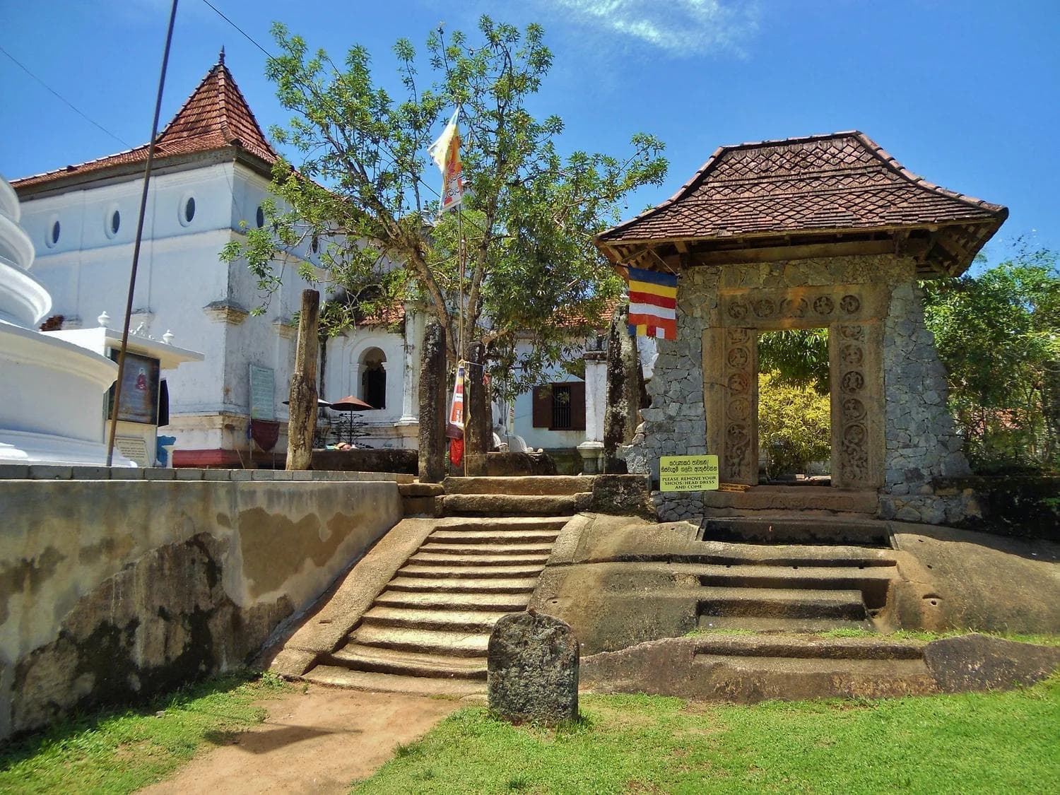 Galapatha Rajamaha Viharaya The Ancient Carvings